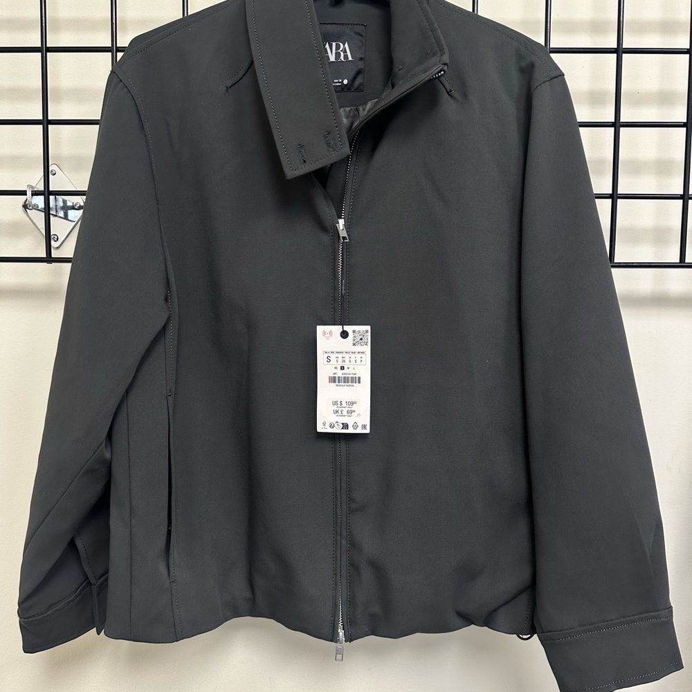 Zara Women’s Dark Gray Lightweight Puffer Jacket
